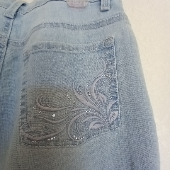 Women's Gloria Vanderbilt Amanda designer jeans size 6 missy light blue denim - Picture 8 of 8